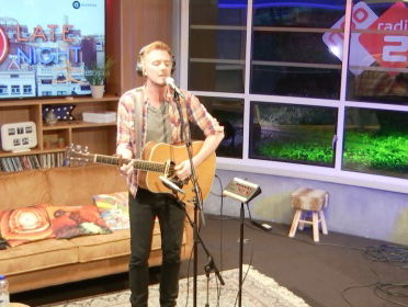 Chris Ayer - Stay Another Night live @ Roodshow Late Night