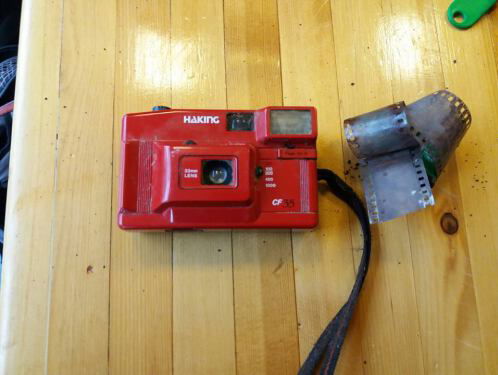 Boswachter Amanda vind fototoestelletje mét rolletje...van wie is het?