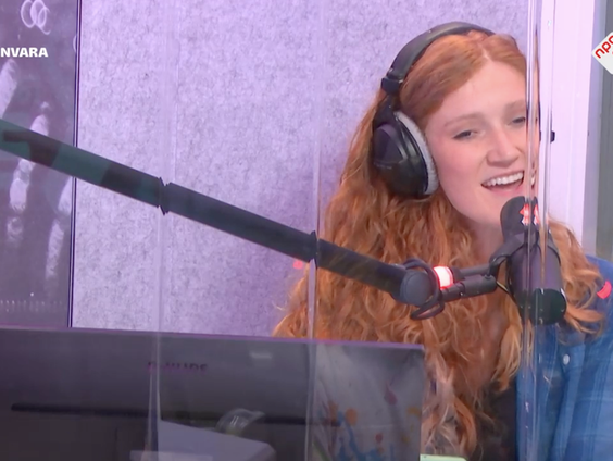 Marieke Dollekamp - Love will keep us alive Eagles cover (Live @ Giel)