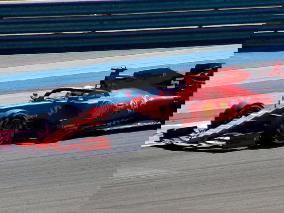 Tom Coronel verwacht dat nieuwe auto Max Verstappen meer kans dan ooit op wereldtitel geeft