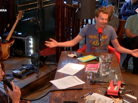 Jim Jansen schreef het boek Voetballers zijn net bewegende deeltjes