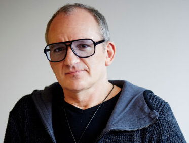 Jeroen van Inkel komt even binnenvallen bij Rob en Jeroen