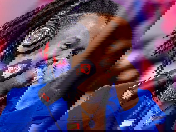 Jeangu ontroerd door succeswensen familie en vrienden