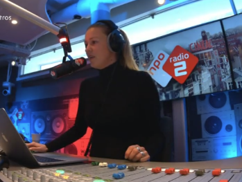 Bijen houden, treintjes verzamelen en andere opmerkelijke hobby’s van artiesten!