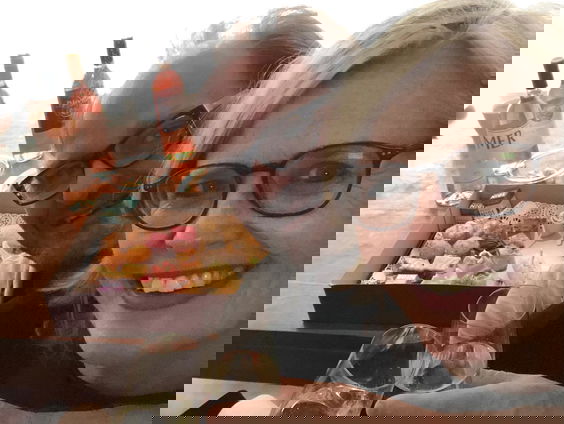 Anne-Marie verrast Rien met een High Wine!