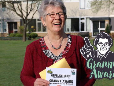 Oma Willemien is genomineerd voor de Granny Award