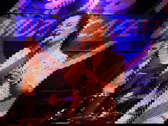 Celine Cairo - The Fire live in Muziekcafé