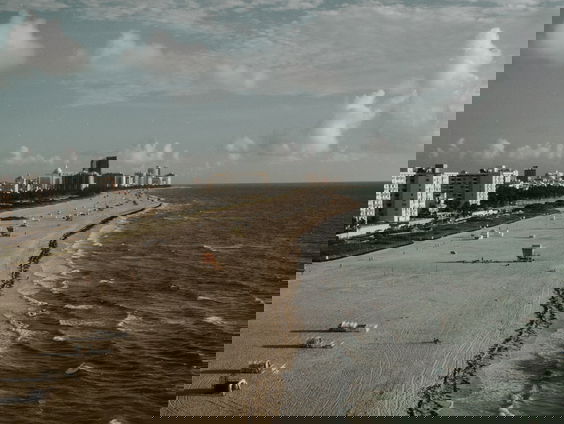 Alexandra luistert naar NPO Radio 2 vanuit Florida