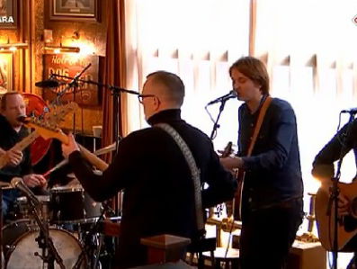 Her Majesty - Keep On Pushing