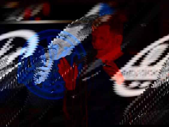 Huub van der Lubbe over 40 jaar De Dijk in Muziekcafé