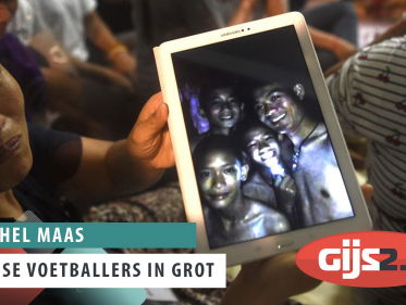 Thaise jongens vast in grot