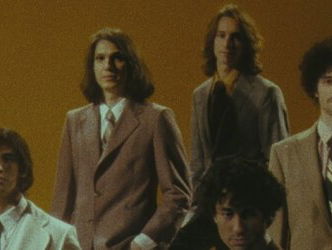 Annemiekes A-Plaat (AAP): The Strokes - 'Bad Decisions'