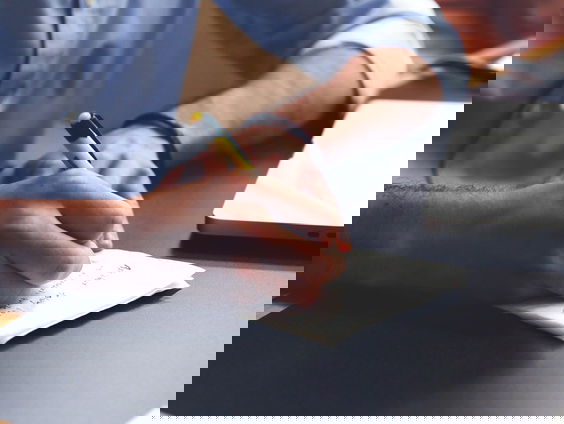 Het CNV pleit voor meer vrije dagen voor thuiswerkende ouders