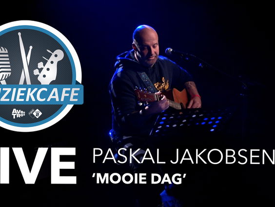 Paskal Jakobsen - 'Mooie Dag' live bij Muziekcafé