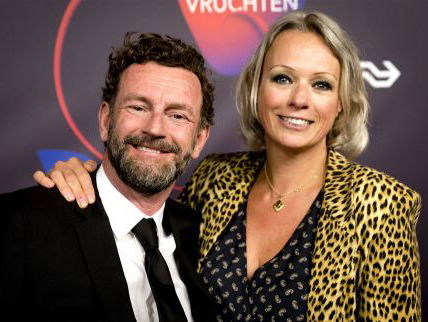 Zou Kluun op tijd wakker zijn om met Bert te bellen...