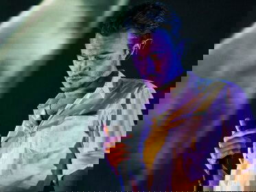 Bellen met Tom Smith van Editors