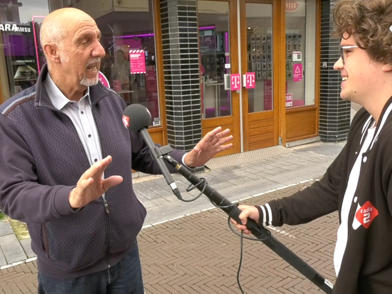 Voorbijganger: 'Dit gesprek gaat de verkeerde kant op'