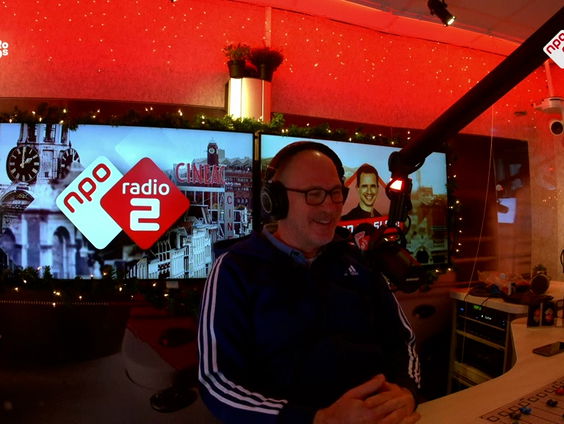 Corné belt Mell wakker: ‘It’s Christmas’ van Mell & Vintage Future is TopSong