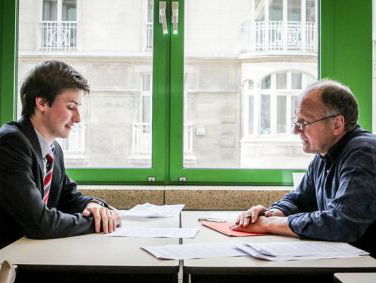 Het Vlaamse mondeling examen sterft langzaam uit!