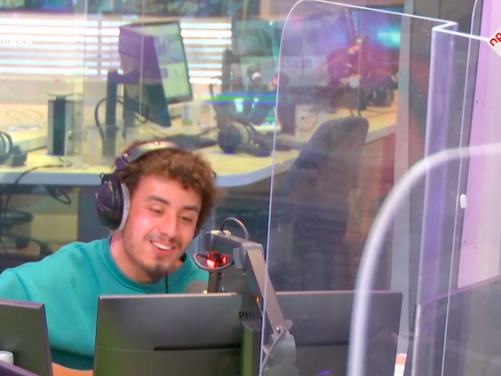 Twan Ray- Hello she said goodbye (Live @ Giel)