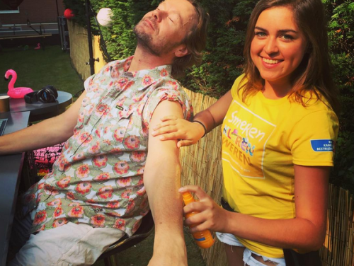 Welke zonnebrand moet je wel en welke juist niet opsmeren?