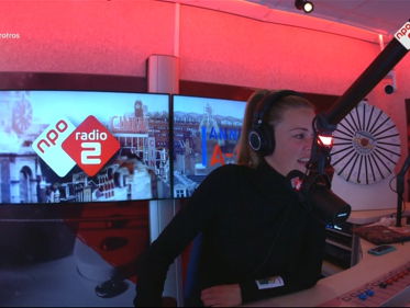 Monique werkt in de zorg en vroeg 'Always Look On The Bright Side Of Life' aan