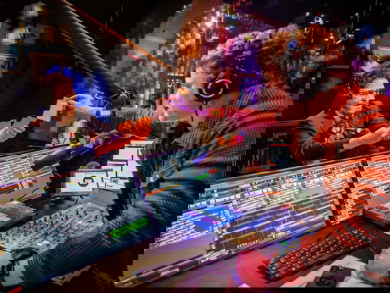 PAUL! Victor Mids doet truc bij Paul