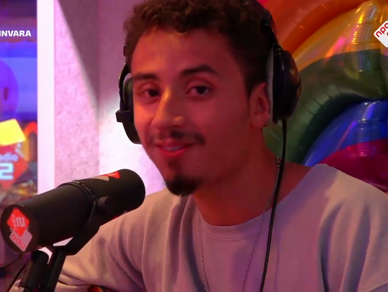 Twan Ray speelt Messing Up My Mind LIVE bij Pride & Morad!