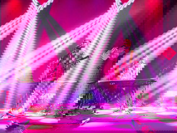 Suzan en Freek - Lichtje Branden live in Muziekcafé XL vanuit Ahoy Rotterdam