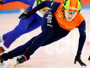 Shorttrackster Rianne de Vries vraagt 'Luck & Love' aan voor haar zus
