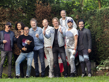 Van Dik Hout in de studio