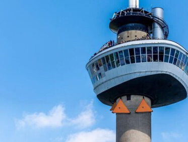 Slapen in een hangende tent aan de Euromast