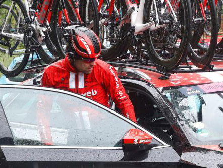 Achterop uit het Giro Peloton : Tom Dumoulin