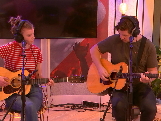 Hannah Mae - 'Back To You' live bij Rabbering Laat