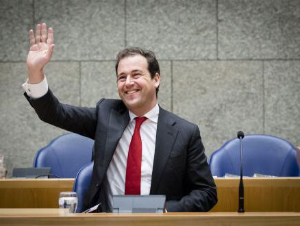 Lodewijk Asscher over bazen die na het werk bellen