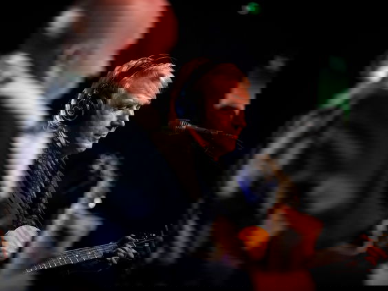 LIVE: Frank Boeijen bedankt de zorg