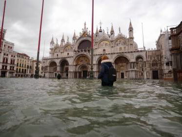 Mustafa Marghadi: oude binnenstad Venetië weer overstroomd