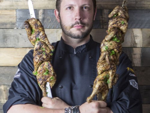 BBQ-goeroe Jord over het kookboek 'Smokey Goodness 3'