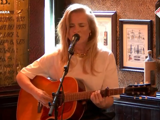 Ilse DeLange - Clouds