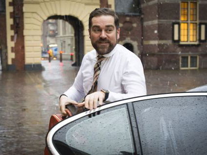 Staatssecretaris Klaas Dijkhoff heeft ook nog eens humor!