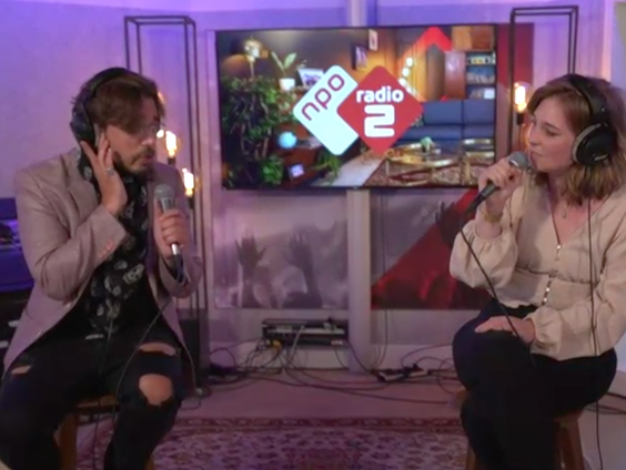 Tessa en Waylon zingen 'I Would Stay' bij Gijs 2.4