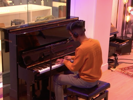 Leonard Luka- Crossfield (Live @ Giel)