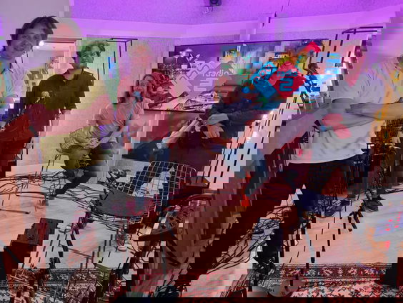 Bertolf speelt een cover van Beggin' (Live @ FraGiel)