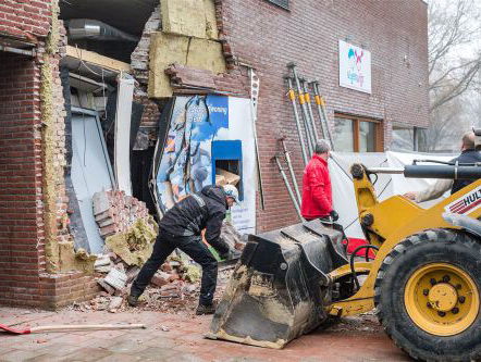 Mick van Wely: 'Plofkraker wijkt uit naar België'