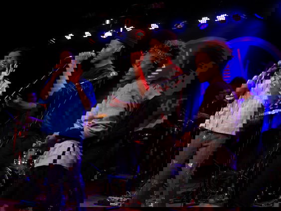 Jeangu Macrooy - High On You live in Muziekcafé