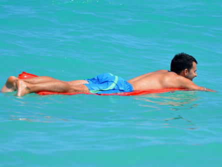 Verkleurende zwembroekenlijn op de markt