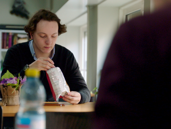 In 'Alleenzaam' volgt Rachel Rosier eenzame jongeren