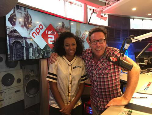 Live: Nana Adjoa met 'Three'