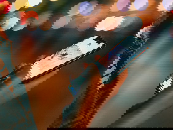 Krijg je ook een boete als je achter op een tandem op je mobiel zit?