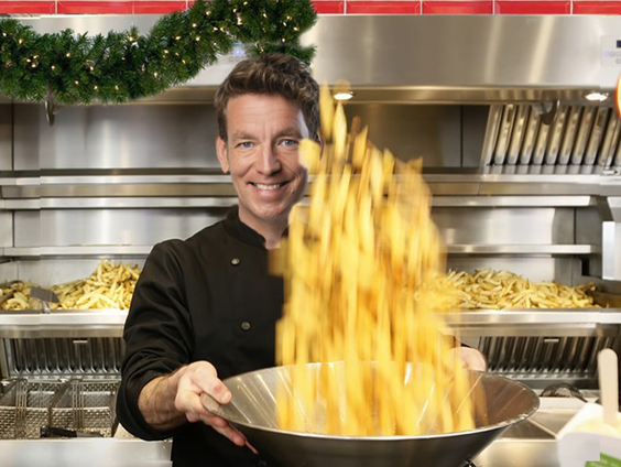 Jan-Willem gaat tijdens de Top 2000 friet bakken voor luisteraars